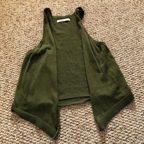 Olive green cropped vest - Picture 1 of 3